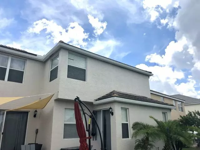 Crown Seamless Gutters