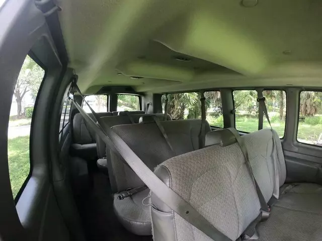Carl&apos;s Van Rentals