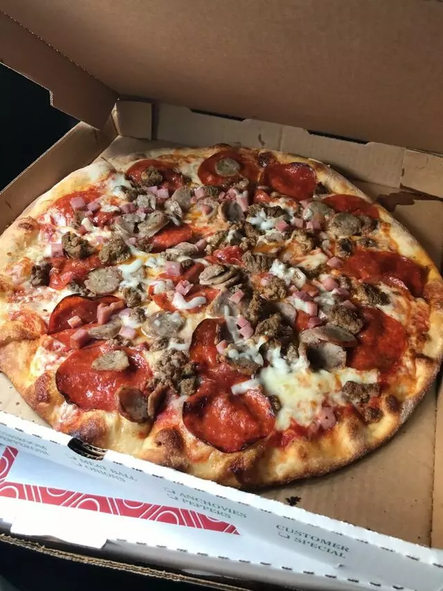Romeo&apos;s Famous Pizza