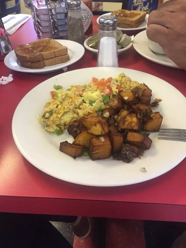 Becky's Garden Rd Grill