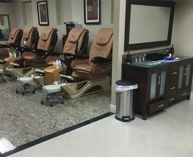 Awesome Nail Spa