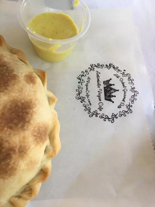 Antoniette Vegan Cafe