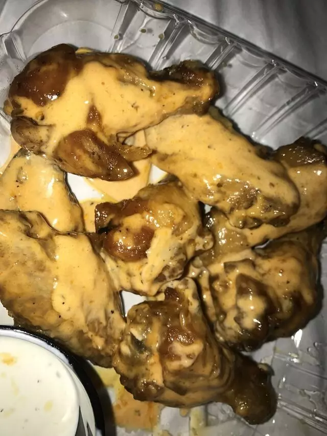 Sam&apos;s Pizza
