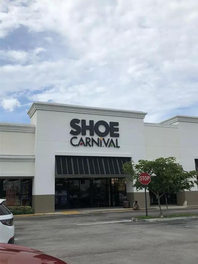 Shoe Carnival